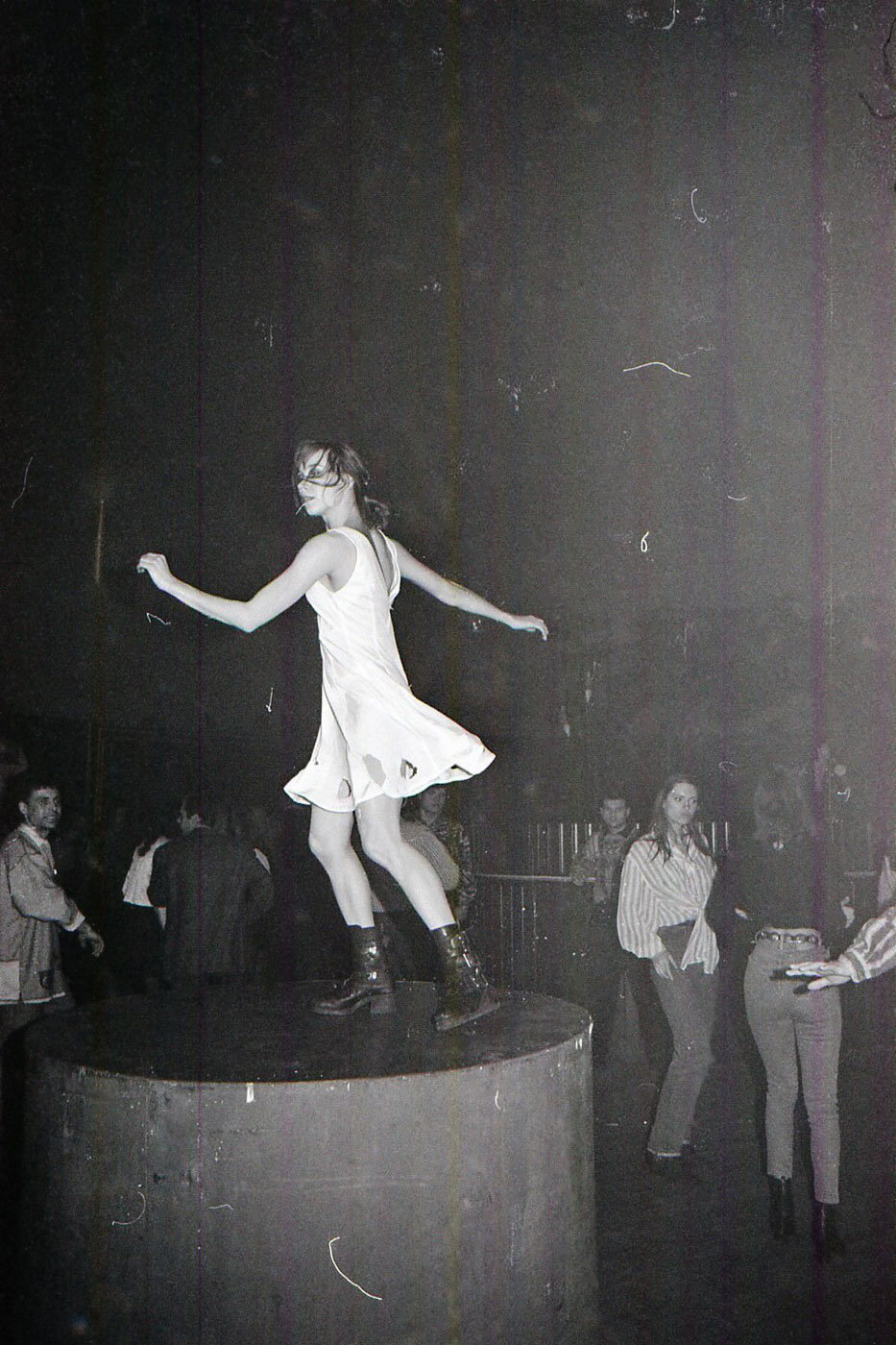 Dancer-on-a-plynth-at-Planetarium.-Photo-by-I.jpeg